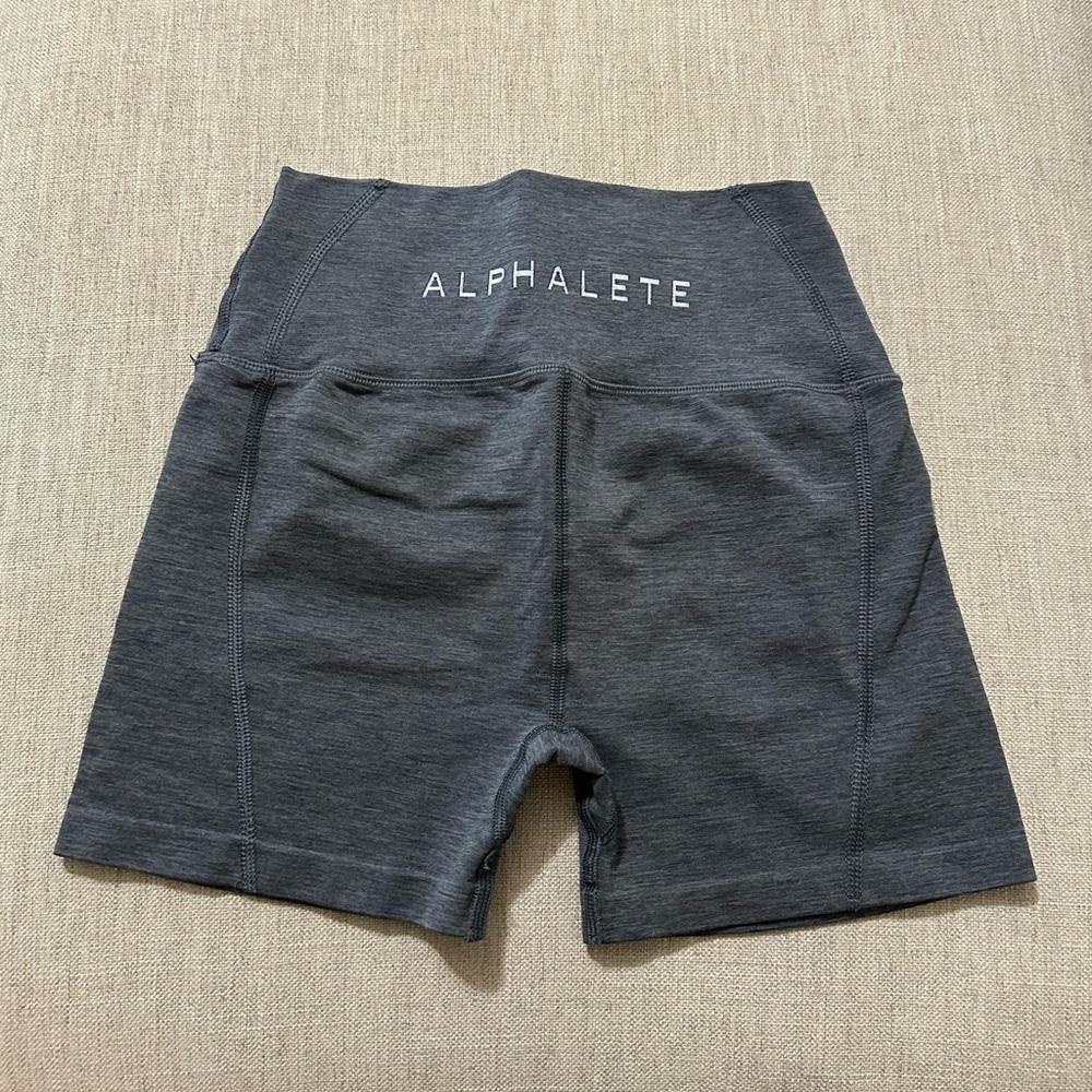 Alphalete Revival Short - Gry - SM